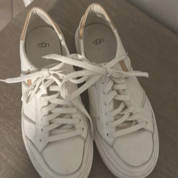 UGG Alameda Lace Sneakers cute and comfy! - Picture 2 of 7